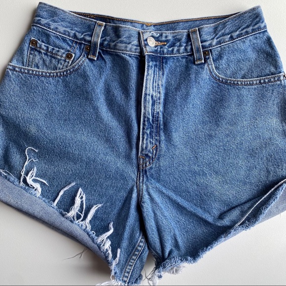 Vintage Levi’s 550 High Rise Denim Cut offs - Picture 3 of 4